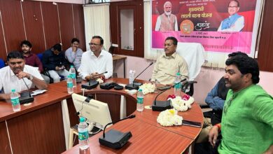 बड़वानी; केबिनेट मंत्री एवं कलेक्टर ने बहनों के साथ बैठकर देखा मुख्यमंत्री जी के कार्यक्रम के लाईव प्रसारण को 6 25