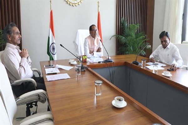 ई-केवाईसी के लिए रूपये मांगने वाले पर तत्काल एफआईआर करे, केन्द्रों पर स्पष्ट लिखे ई-केवाईसी निःशुल्क है- मुख्यमंत्री 1 cm 24 ladli