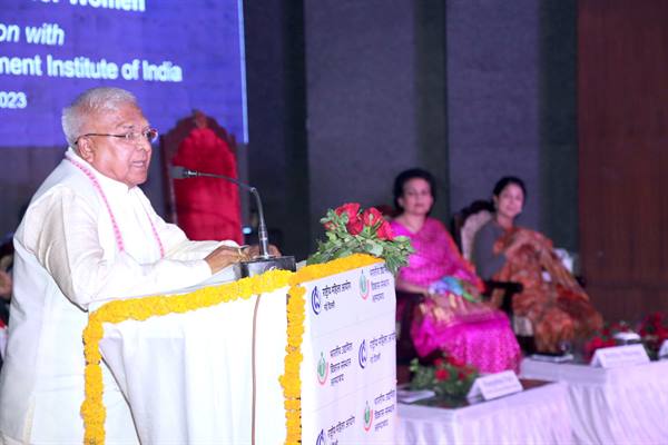 उद्यमिता में मेहनत से महिलाओं का आत्म-विश्वास बढ़ा -राज्यपाल 1 cm 02 june