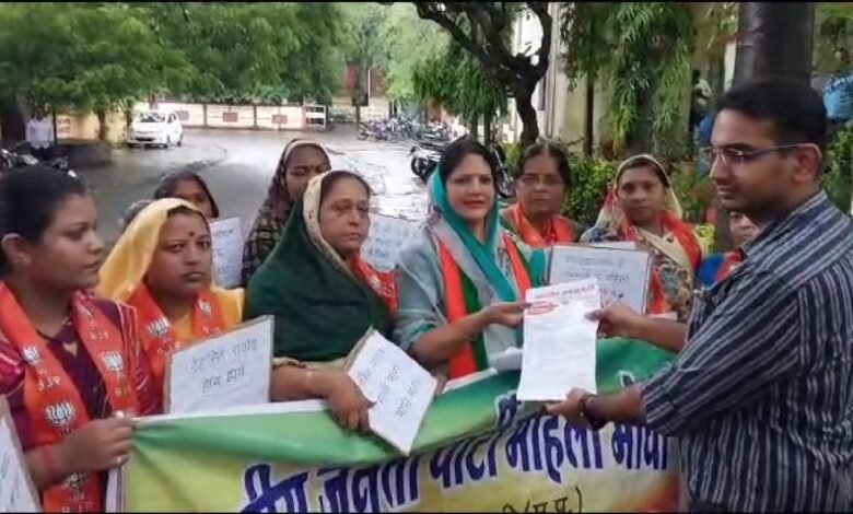 सीएम को कंस और शकुनी बताया, गायिका नेहा राठौड पर एफआईआर की मांग 1 IMG 20230714 193223