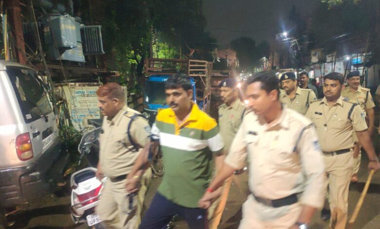 हत्या के प्रयास में 2 माह से फरार आरोपी, पुलिस थाना खजराना की कार्यवाही में गिरफ्तार 1 IMG 20230820 WA0002