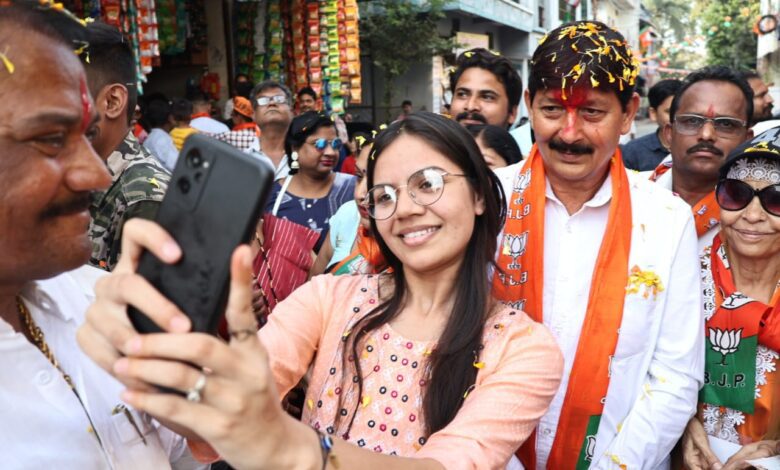 मेंदोला ने कहा अभी दो दिवाली की खुशियां और मनाना है,पूरे प्रदेश में कमल खिलाना है। 1 IMG 20231111 WA0021