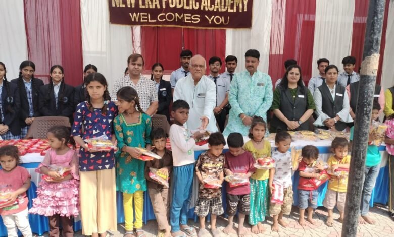 सार्थक दीपावली अभियान में कुमेड़ी स्कूल एवं झुग्गी बस्ती में पटाखे एवं मिठाई वितरण 1 satrhak diwali