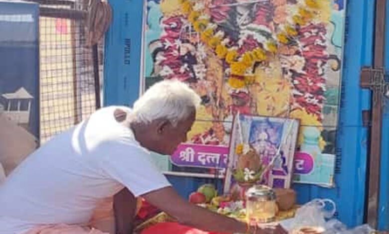 शिखर के दर्शन कर शुरू किया सात दिवसीय गुरु चरित्र पाठ 1 20badwani 04