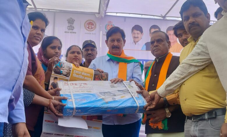 विधायक मेंदोला के नेतृत्व में वार्ड 21 में निकली भारत संकल्प यात्रा 1 IMG 20231225 WA0007