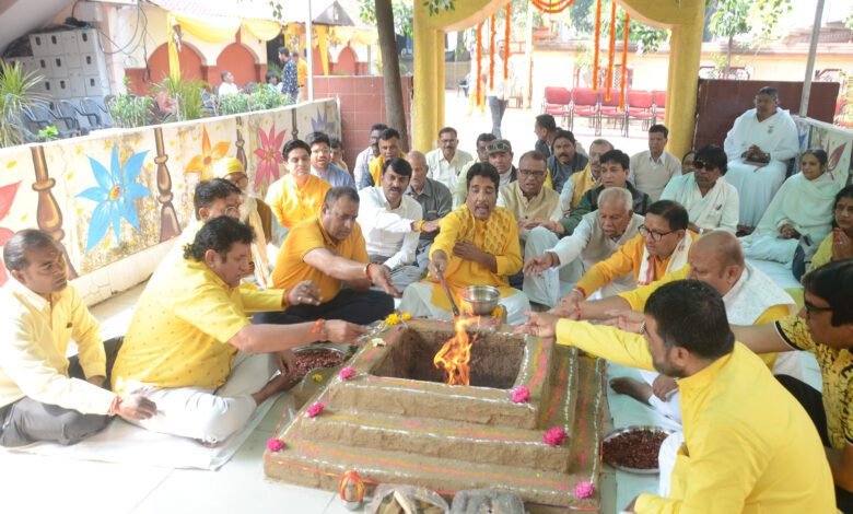 इंदौर प्रेस क्लब में मना वसंतोत्सव पूजन एवं हवन के साथ विद्या की देवी मां सरस्वती की हुई आराधना 1 DSC 7469