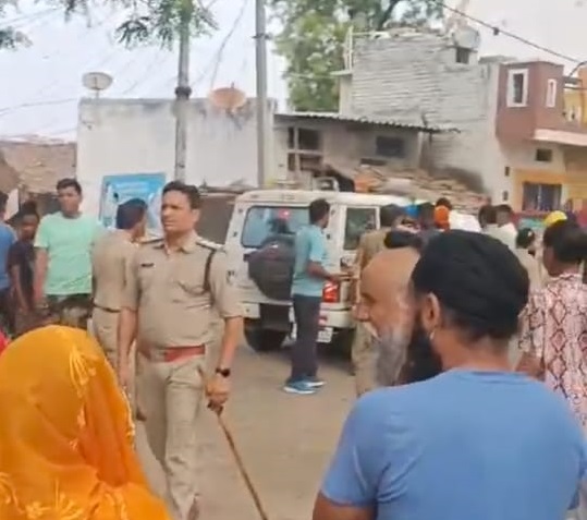 दो राज्यों के तीन जिलों के 100 पुलिसकर्मीयों की उमर्टी में संयुक्त दबिश, लंबे समय से फरार 2 कुख्यात आरोपी पकड़े 3 26badwani 02