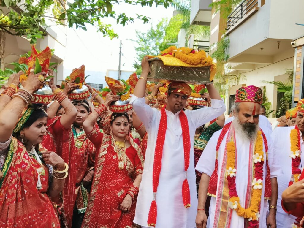 सेंधवा; भागवत की परिक्रमा करने से राधाकृष्णजी की परिक्रमा का फल मिलता है 5 WhatsApp Image 2024 05 02 at 15.58.30 42b52344