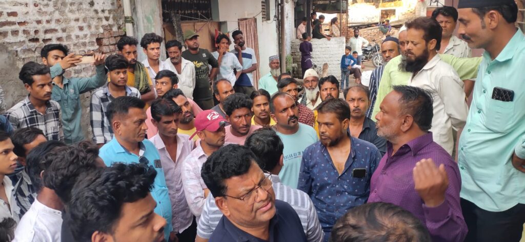 सेंधवा; 11 साल की नाबालिग से दुष्कर्म के आरोपी का मकान तोड़ा 3 WhatsApp Image 2024 05 23 at 19.33.04 7c76cbc0