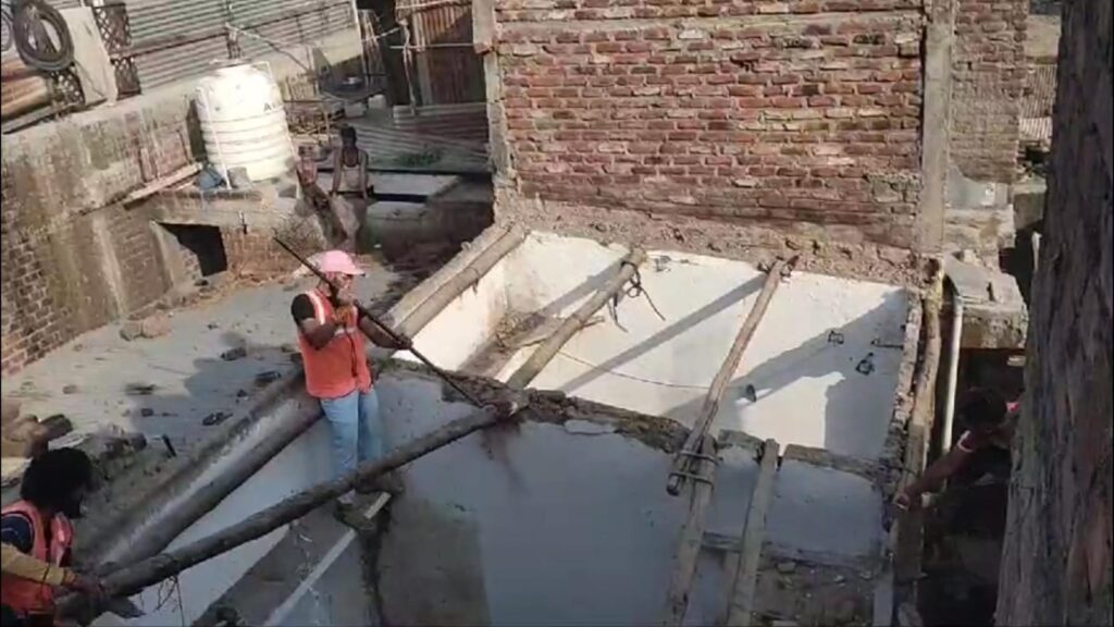 सेंधवा; 11 साल की नाबालिग से दुष्कर्म के आरोपी का मकान तोड़ा 5 WhatsApp Image 2024 05 23 at 19.33.05 32749ee9