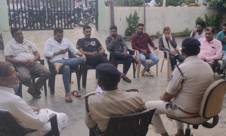 बड़वाह। आगामी त्योहारों को लेकर रखी गई शांति समिति बैठक... 1 IMG 20240615 WA0069
