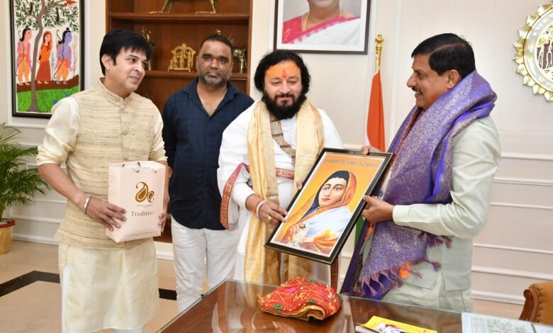 देवी अहिल्याबाई होलकर के 300वें जन्म वर्ष पर दादू महाराज संस्थान ने चरित्र पूजा का आह्वान किया 1 IMG 20240712 WA0007