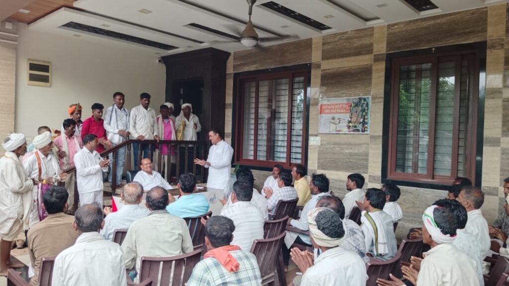 सेंधवा; 2005 से काबिज भूमिहीन किसानों को सरकार देगी वन अधिकार के पट्टे, कुछ संगठन भ्रांतियां फैला रहे है-आर्य 2 WhatsApp Image 2024 07 21 at 15.58.21 25acb97b