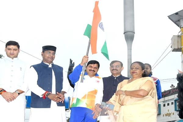 MP NEWS प्रदेश की हर गली, हर मोहल्ला हो गया है तिरंगामय - मुख्यमंत्री डॉ. यादव 1 CM TIRANGA