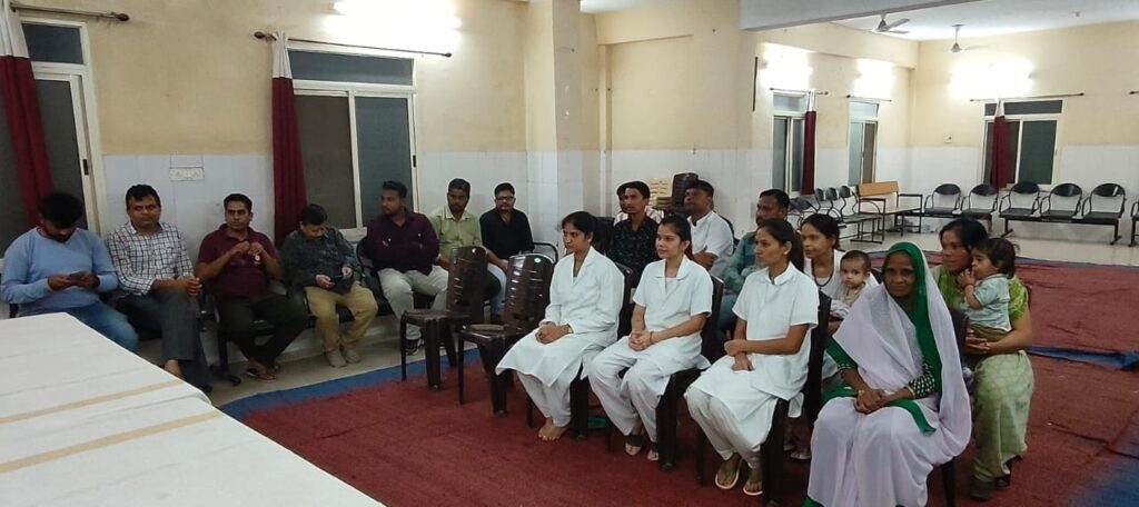 सेंधवा; आमजन एवं डॉक्टर्स की सुरक्षा को लेकर पुलिस व राजस्व की संयुक्त टीम ने किया निरीक्षण, दिए निर्देश 3 WhatsApp Image 2024 08 31 at 15.30.16 e6333a3d