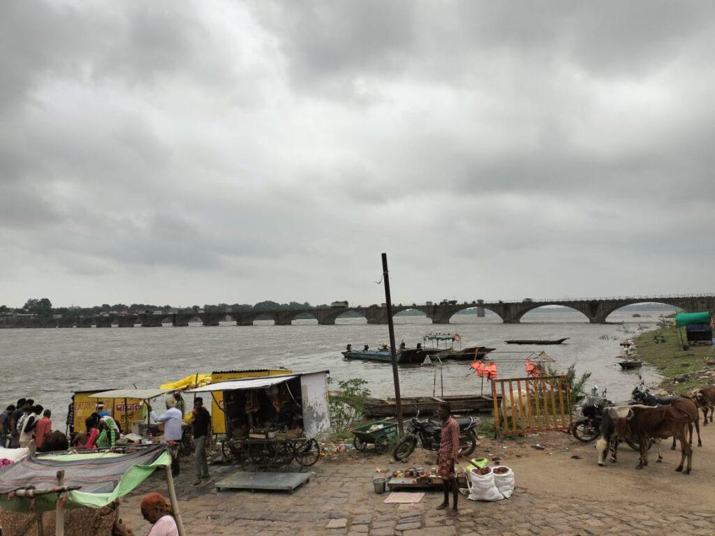 बड़वाह। ओंकारेश्वर डैम के 18 गेटों से दस हजार क्यूमेक्स छोड़ा जा रहा पानी, नर्मदा में स्नान एवं नौका संचालन पर लगाया प्रतिबंध,, 3 IMG 20240912 WA0004