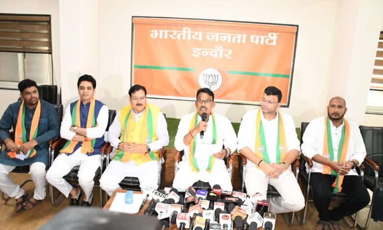 राहुल गांधी द्वारा आरक्षण पर दिए गए आपत्तिजनक बयान को लेकर किया पत्रकार वार्ता को संबोधित 1 IMG 20240923 WA0064