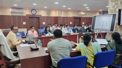 बड़वानी; कुपोषण को दूर करने के लिये पोषण आहार के लाभों के बारे में स्वास्थ्य एवं महिला बाल विकास का अमला ग्रामीणों को बताये- कलेक्टर डॉ. फटिंग 11 02