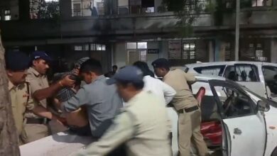 बड़वानी; एसपी ने दिखाई मानवीयता, घायल को पहुंचाया अस्पताल 11 3029fd29 2569 48d5 98ed 2d4dc38eec84