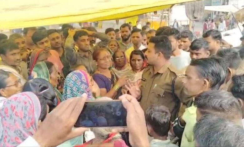 बुरहानपुर ब्रेकिंग; शाहपुर के हाट बाजार के व्यापारियों ने किया नगर परिषद शाहपुर का घेराव, 1 1a40a044 3b65 467f 9d40 9f762fe47c20