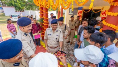 a2b99320 f5be 4736 89b8 8cd573177a45