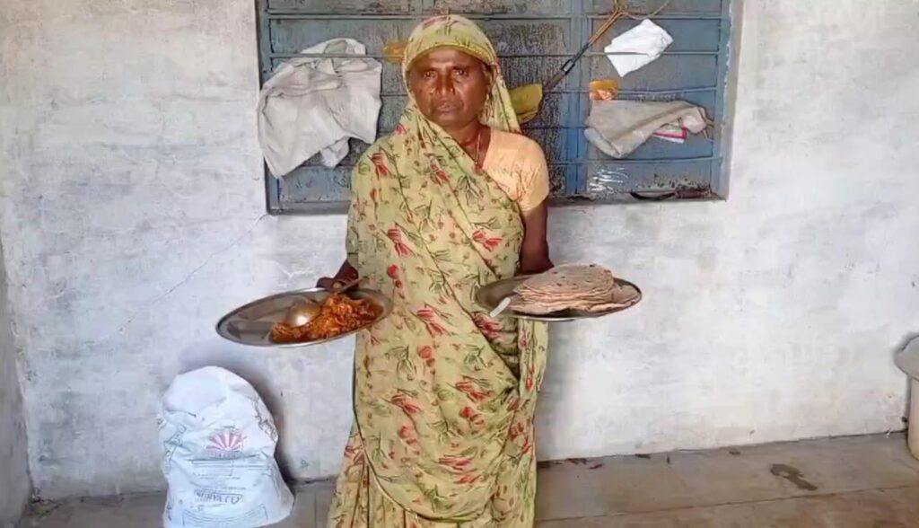 स्कूलों मे नौनिहालों को नही मिल रही सुविधाएं 2 bedf118e 193a 4aec be0b 6bc19f35a4e6