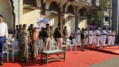 मुख्यमंत्री जन कल्याण पर्व एवं विजय दिवस के अवसर पर बड़वानी पुलिस बैंड ने दी भावपूर्ण प्रस्तुति 15 33072f18 f504 4dc7 8b98 eef7fd40e65d