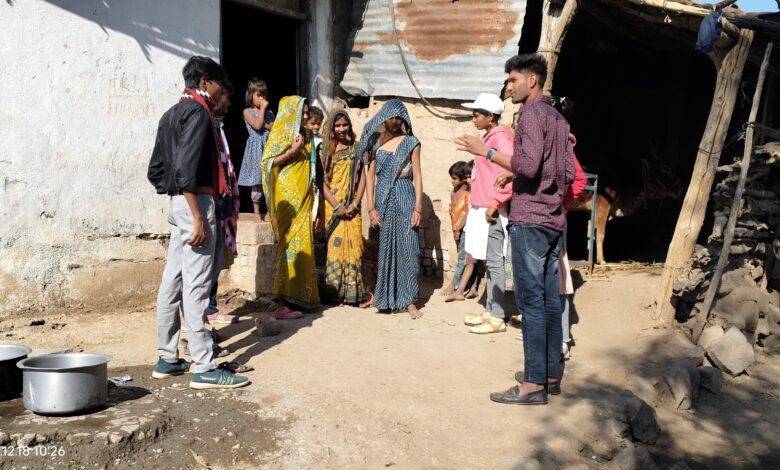 सेंधवा। डिजिटल साक्षरता एवं पैसा एक्ट के बारे में ग्रामीणों को किया जागरूक 1 66c6dd54 63eb 453f a202 278a5e947533