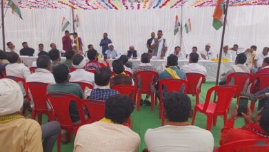 सेंधवा; भाजपा की वादाखिलाफी को लेकर कांग्रेस सड़क पर उतर कर आम जन की बीच भाजपा का पोल खोल अभियान चलाएगी और आम जन को फायदा दिलवाएंगे-मोंटू सोलंकी 8 ff8741ec ce16 45a1 97c5 a495aefaf0a0