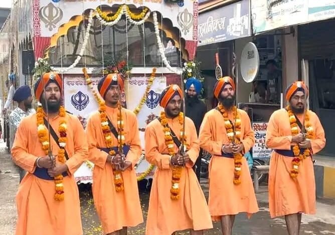 बड़वाह। गुरु गोविंद सिंह जी के प्रकाश पर्व के तहत निकला विशाल नगर कीर्तन... 1 IMG 20250105 WA0023