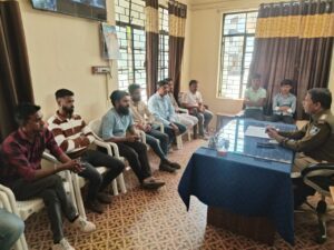 बड़वानी। आगामी त्योहारों को लेकर बड़वानी पुलिस सतर्क, शांति समिति की बैठक आयोजित 2 df1f5224 9ca9 4b7e aaf9 7d4d14dd72d9
