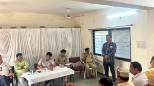 बड़वाह। आगमी त्यौहारों को लेकर पुलिस थाना परिसर में आयोजित हुई शांति समिति की बैठक... त्यौहारों को लेकर हुई चर्चा... 3 IMG 20250305 WA0008