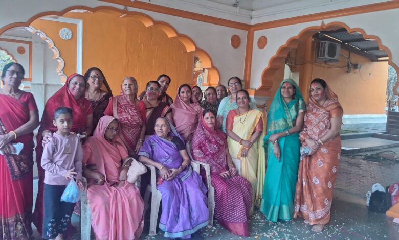 सेंधवा। भजन कीर्तन कर आरती कर वितरित किया प्रसाद 1 bbf7a108 509a 4c2c bc44 0223161c454d