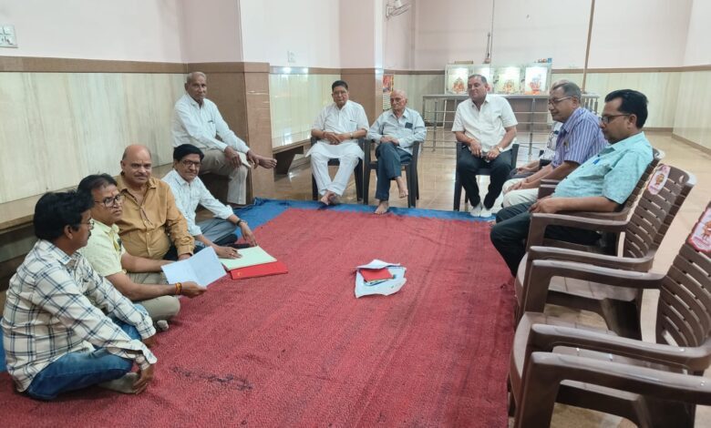 सेंधवा। मंदिर में 5 वॉट का सौर पैनल और चांदी की नई जलधारी लगाएंगे 1 dadf9e54 fb0b 4b35 b59e 6aee2e00d23c