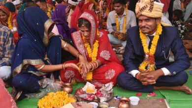 बड़वानी। 16 संस्कारों में सबसे महत्वपूर्ण है विवाह संस्कार - राज्यपाल। मुख्यमंत्री कन्या विवाह योजना के तहत 387 कन्याओं का हुआ विवाह 13 13