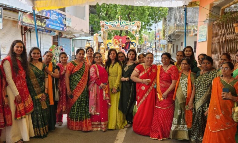 शहर सेंधवा में पूज्य जलाराम बाप्पा की मूर्ति की भव्य शोभायात्रा निकाली 1 IMG 20250603 WA0046