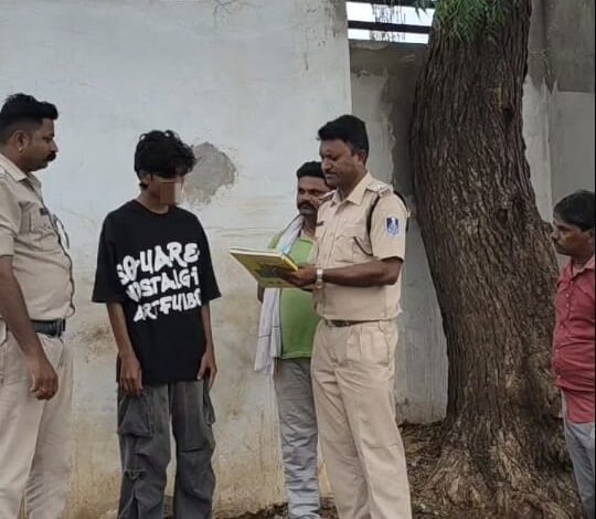 दशहरा मैदान में गांजा पीते युवक को थाना बड़वानी पुलिस ने रंगे हाथों पकड़ा 1 IMG 20250624 WA0138