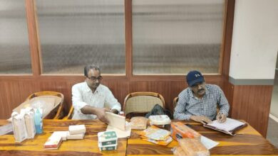 बड़वानी : शिव शंकर रेस्टोरेंट पर खाद्य सुरक्षा विभाग का छापा, किचन में गंदगी, एक्सपायरी ब्रेड-पिज्जा जब्त 23 1 5