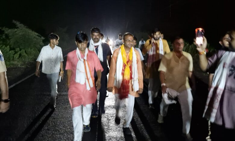बड़वाह। नीलकंठ यात्रा का 12 वां वर्ष...जगह किया पौधा रोपण...विधायक बोले नीलकंठ कावड़ यात्रा देश के विभिन्न प्रांतों में विराजमान द्वादश ज्योतिर्लिंगों को समर्पित... 1 IMG 20250715 WA0009