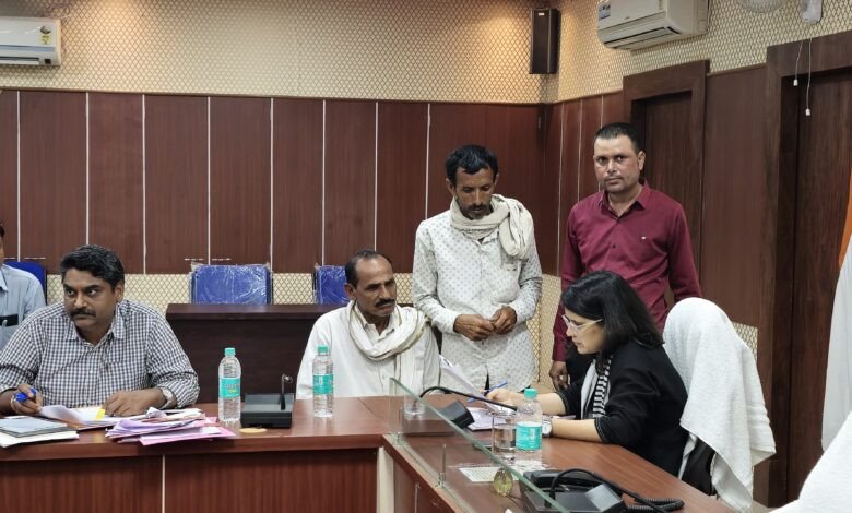 बड़वानी जनसुनवाई, सहायता योजनाओं, आवास और इलाज से जुड़े मामलों पर हुई सुनवाई 1 01