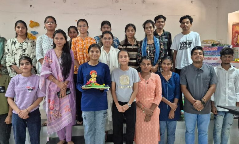 बड़वानी। गणेशोत्सव ने स्वतंत्रता संग्राम में जन-सहभागिता बधाई, गणेश जी के व्यक्तित्व से मिलती हैं अनेक शिक्षाएं 1 02 1