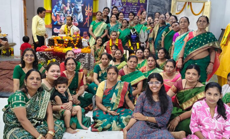 सेंधवा में शिव महापुराण कथा में पार्वती खंड का भावपूर्ण वर्णन, शिव-पार्वती विवाह झांकी ने मन मोहा 1 21 katha 1
