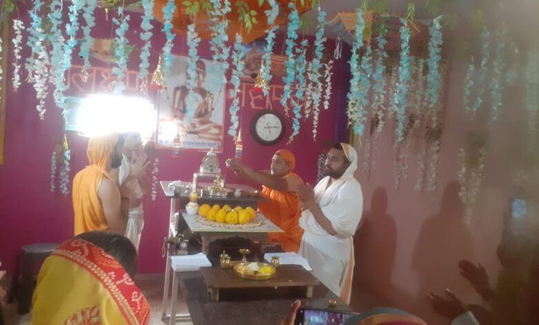 सेंधवा: दिगंबर जैन समाज में पर्युषण पर्व का तीसरा दिन, उत्तम आर्जव धर्म की आराधना 1 30 SJ