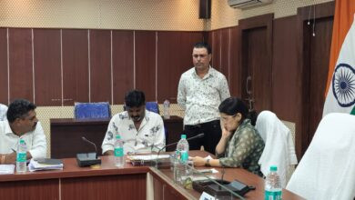 बड़वानी; किसान सम्मान निधि, आवास योजना और पेंशन सहित कई मुद्दों पर मिली सुनवाई, जनसुनवाई में पहुंचे 42 आवेदन, कलेक्टर ने दिए त्वरित निराकरण के निर्देश 12 4 1