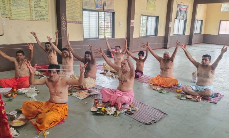 श्रावणी पर्व पर नार्मदीय ब्राह्मण समाज ने किया प्रायश्चित एवं यज्ञोपवीत संस्कार 1 9 aug 3