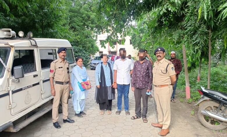 सेंधवा; फर्जी खाता खोलकर निकाले लाखों, मास्टरमाइंड अनंत तायल समेत तीन गिरफ्तार 1 IMG 20250804 WA0132