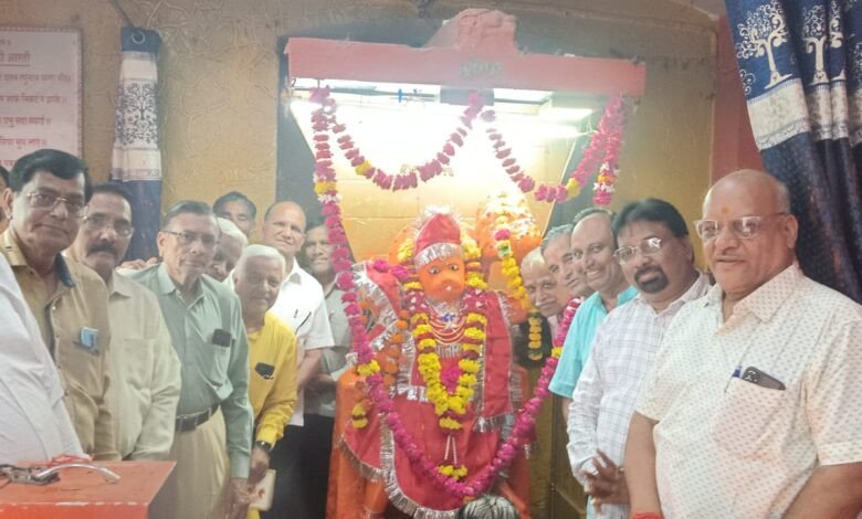 गो हत्या बंद करने हेतु , गोमाता की रक्षार्थ हेतु हनुमानजी को राखी अर्पण कर प्रार्थना 1 IMG 20250806 WA0022