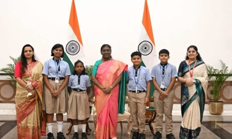 विद्युत परिवार के अहमद सिद्दीकी को कौशल और आत्मविश्वास के कारण मिला राष्ट्रपति से मिलने का अवसर 1 IMG 20250810 WA0068