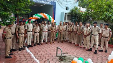बड़वाह। नगर पालिका, पुलिस कार्यालय सहित शासकीय अर्द्ध शासकीय कार्यालयों में स्वतंत्रता दिवस पर हुआ ध्वजारोहण... 10 IMG 20250815 WA0038