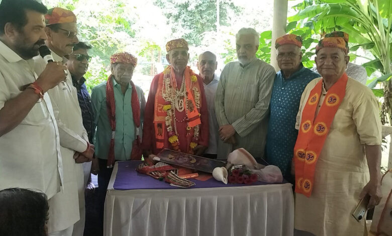 समाजसेवी रामबाबू अग्रवाल के जन्मदिन पर सजी गीत संगीत की महफ़िल 1 IMG 20250819 WA0008